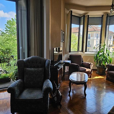 Homegallery - Elegante Appartamento Milanese Esterno foto