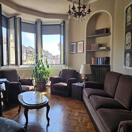 Homegallery - Elegante Appartamento Milanese Esterno foto