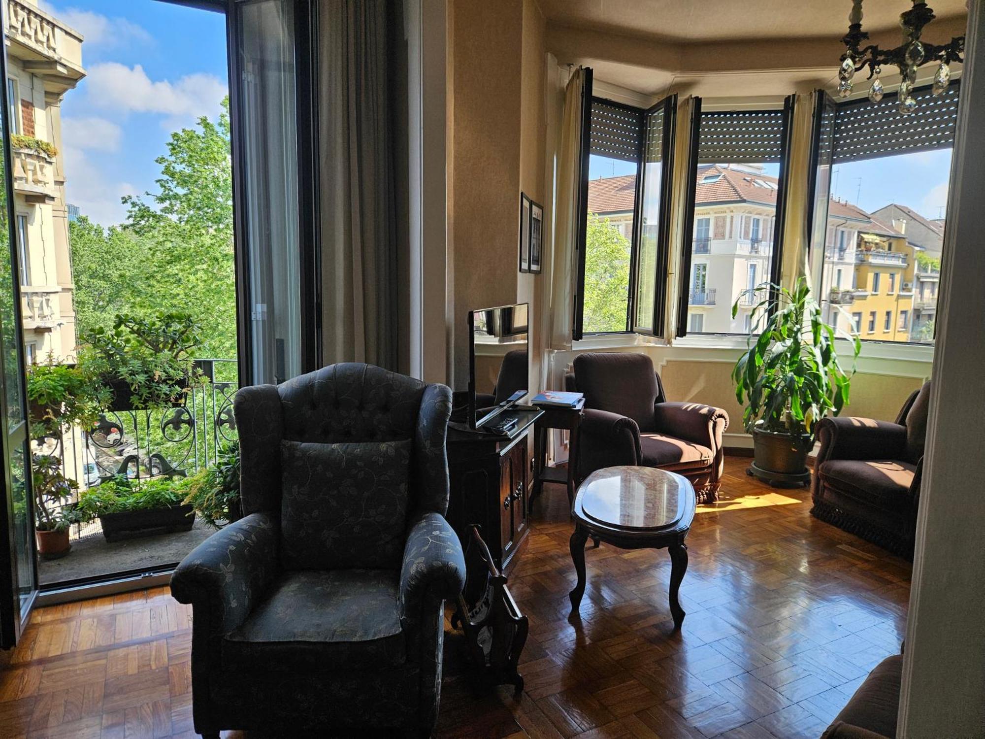 Homegallery - Elegante Appartamento Milanese Esterno foto