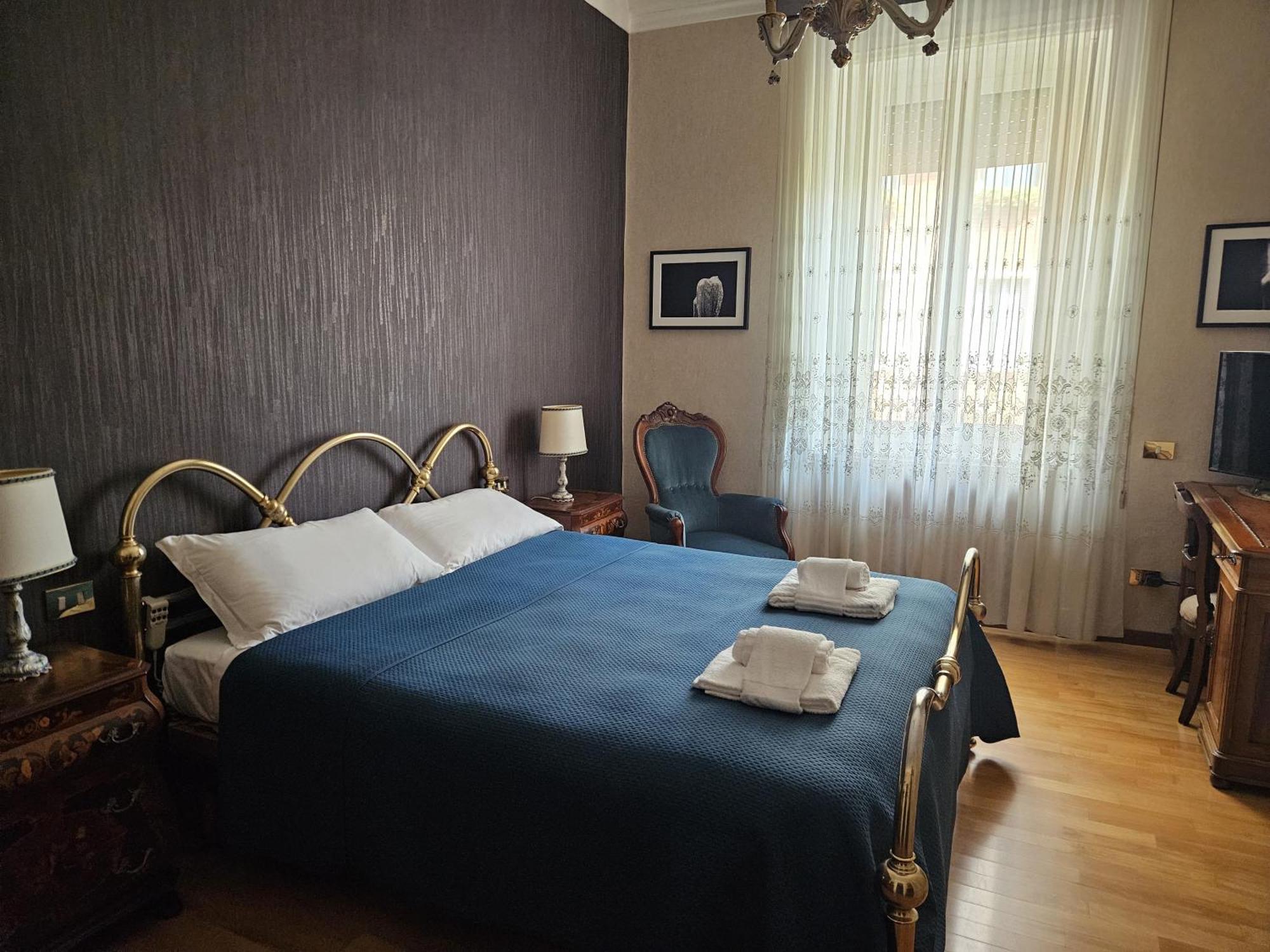Homegallery - Elegante Appartamento Milanese Esterno foto