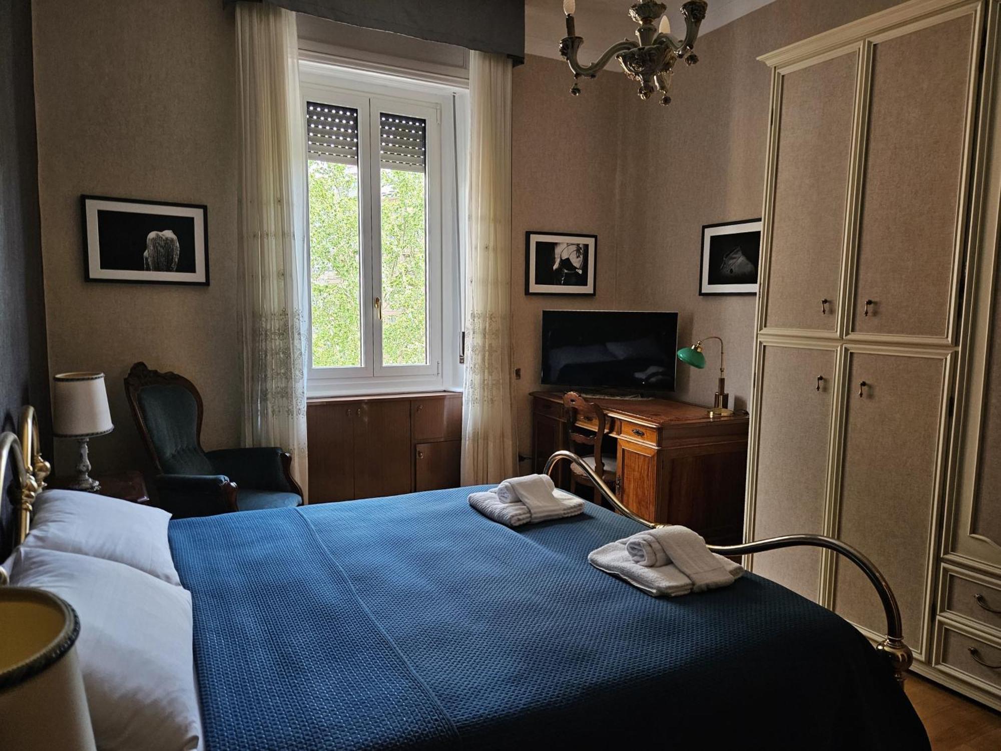 Homegallery - Elegante Appartamento Milanese Esterno foto